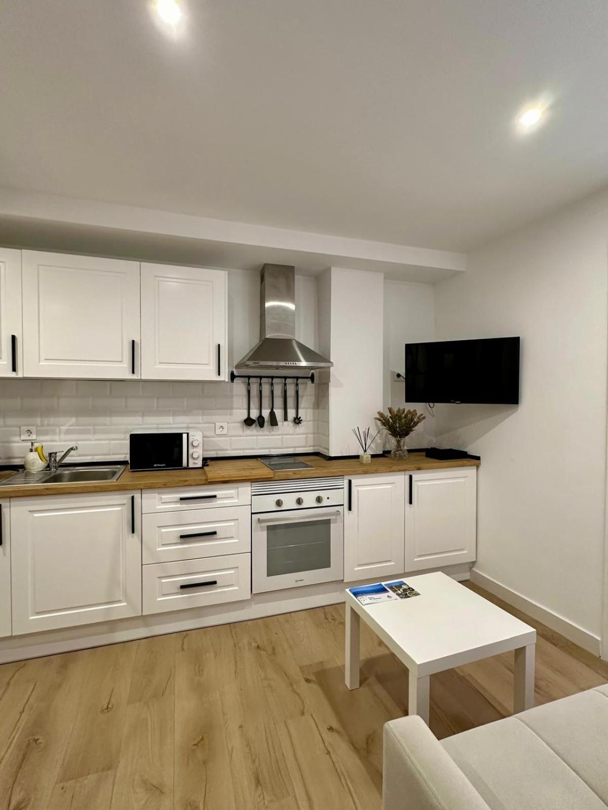 Apartamentos La Hormiga Deluxe Адра Экстерьер фото